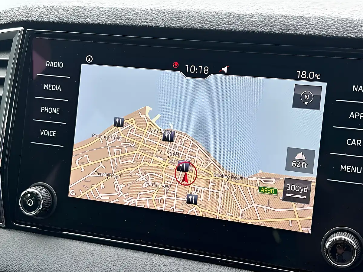 Used 2020 Skoda Karoq Se L White - Interior and Exterior details 16