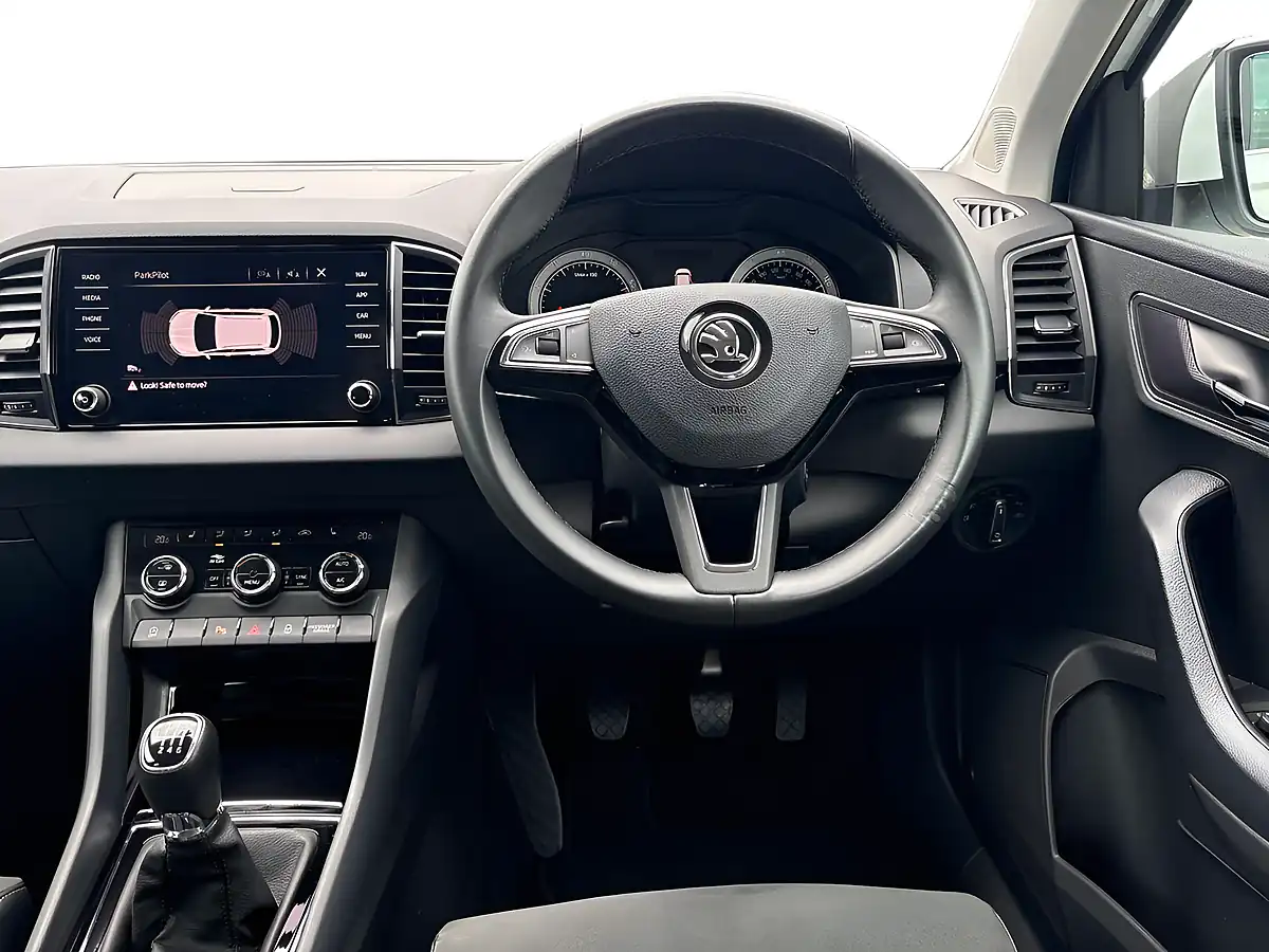 Used 2020 Skoda Karoq Se L White - Interior and Exterior details 9