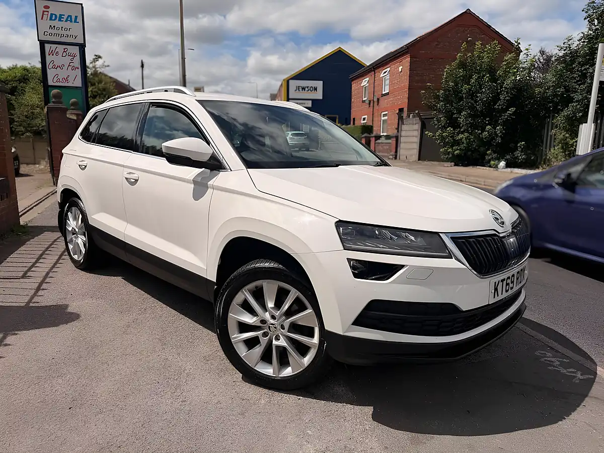Used 2020 Skoda Karoq Se L White - Interior and Exterior details 4
