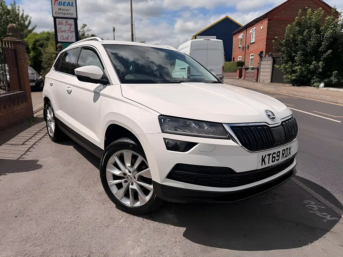 Used 2020 Skoda Karoq Se L White - Interior and Exterior details 6