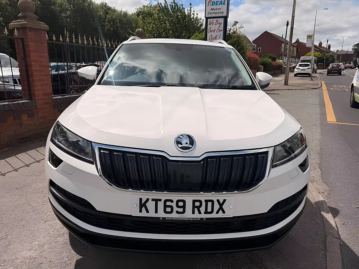 Used 2020 Skoda Karoq Se L White - Interior and Exterior details 9