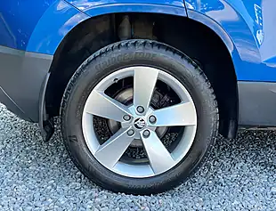 Used 2020 Skoda Karoq Se Race Blue - Interior and Exterior details 10