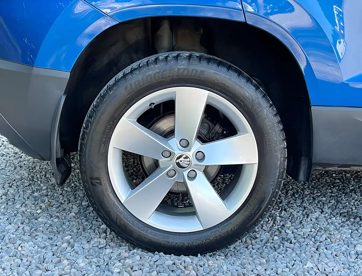 Used 2020 Skoda Karoq Se Race Blue - Interior and Exterior details 10