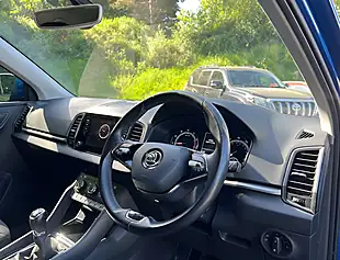 Used 2020 Skoda Karoq Se Race Blue - Interior and Exterior details 12