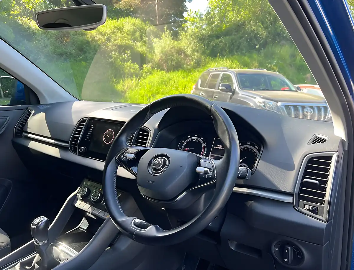 Used 2020 Skoda Karoq Se Race Blue - Interior and Exterior details 12