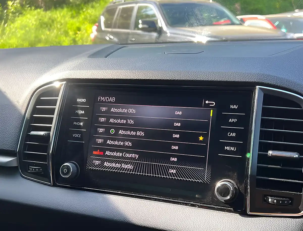 Used 2020 Skoda Karoq Se Race Blue - Interior and Exterior details 16