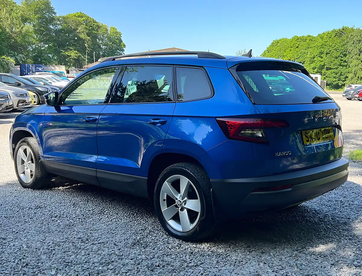 Used 2020 Skoda Karoq Se Race Blue - Interior and Exterior details 5