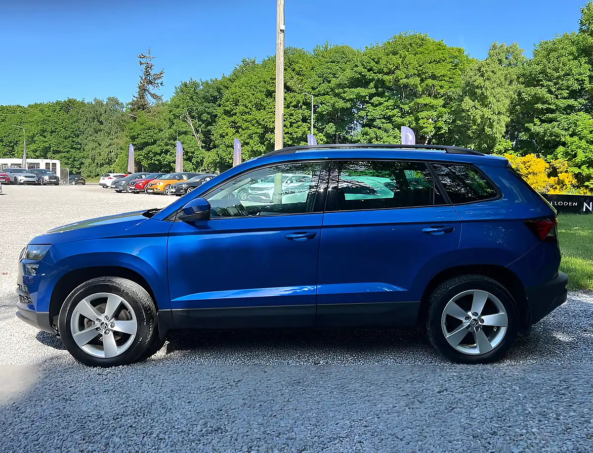 Used 2020 Skoda Karoq Se Race Blue - Interior and Exterior details 7