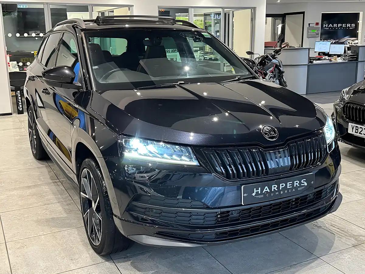 Used 2020 Skoda Karoq Sportline Black - Interior and Exterior details 17