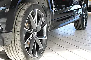 Used 2020 Skoda Karoq Sportline Black - Interior and Exterior details 6