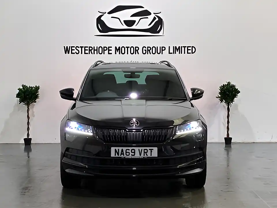 Used 2020 Skoda Karoq Sportline Black - Interior and Exterior details 10