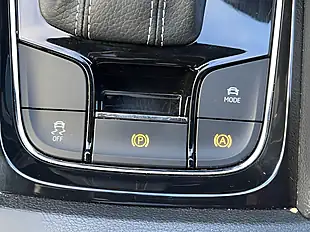 Used 2020 Skoda Karoq Sportline White - Interior and Exterior details 10