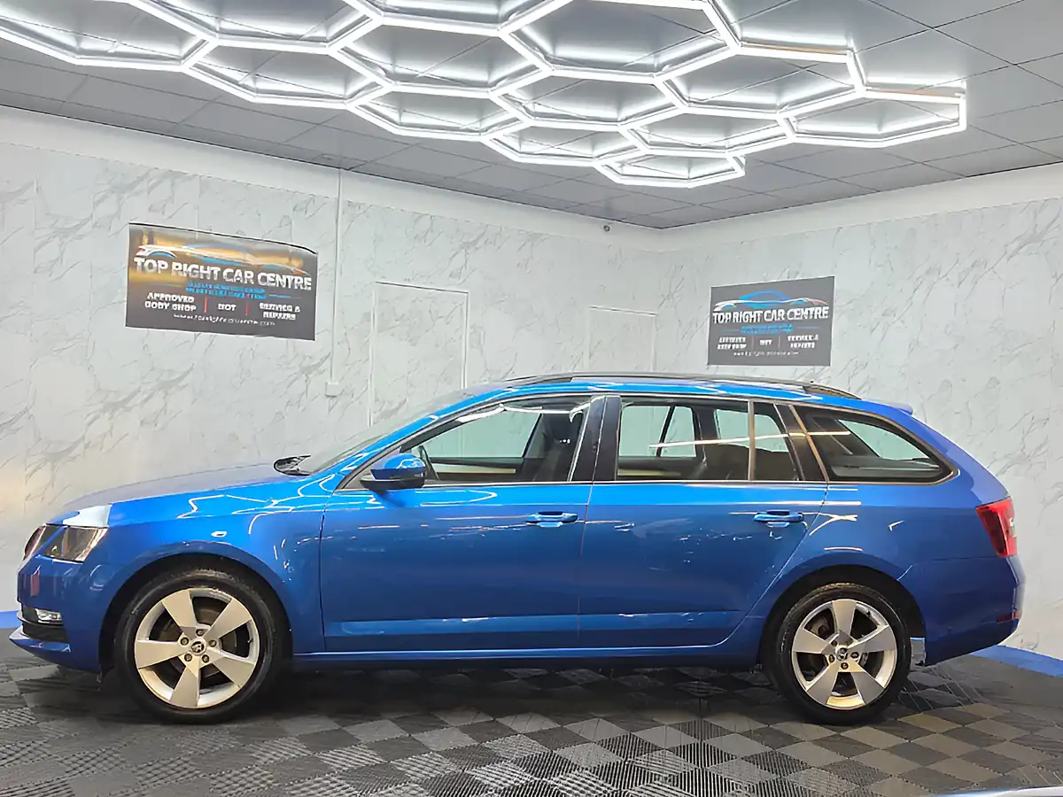 Used 2020 Skoda Octavia Se Drive Blue - Interior and Exterior details 10