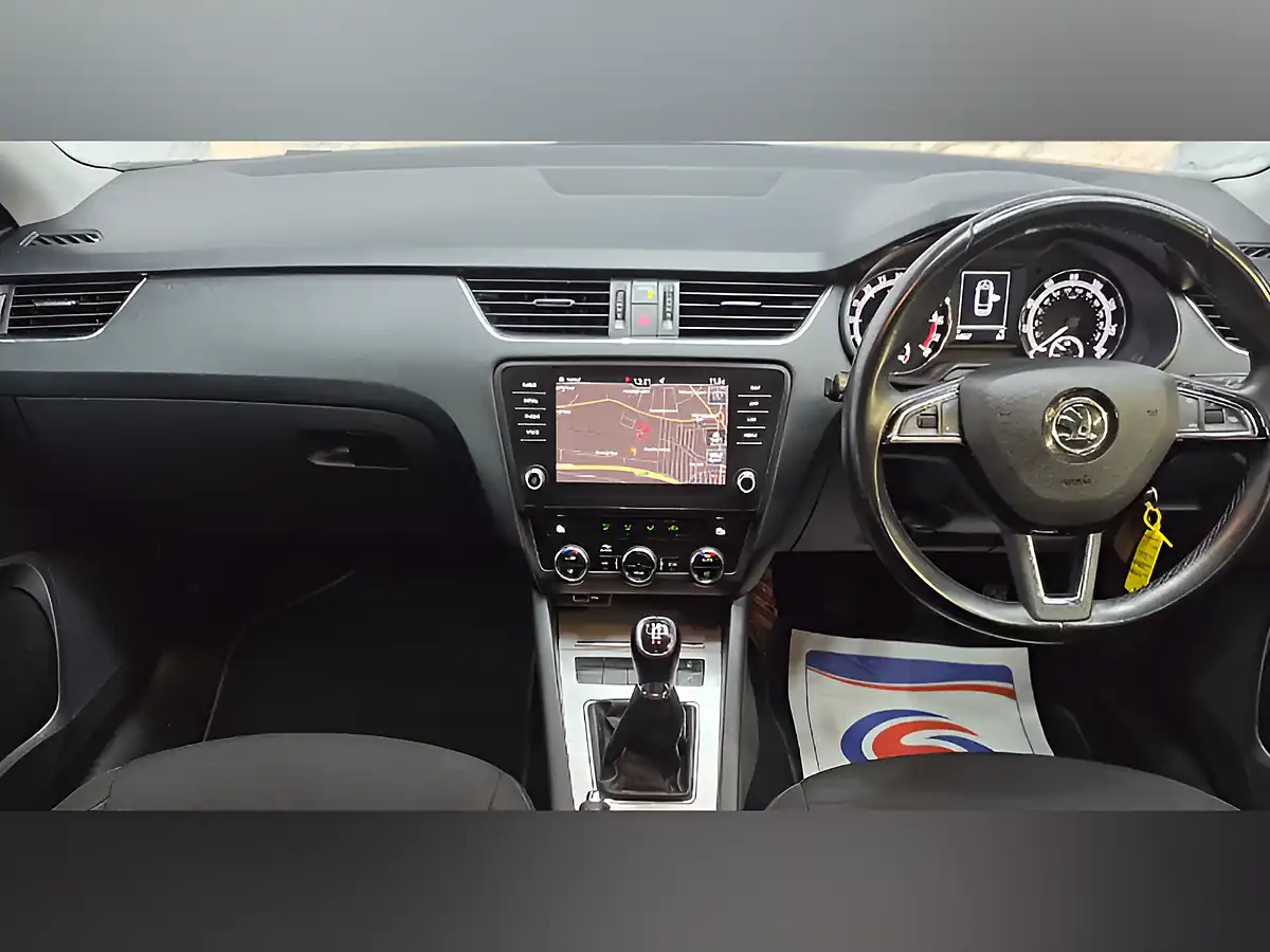 Used 2020 Skoda Octavia Se Drive Blue - Interior and Exterior details 13