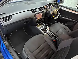 Used 2020 Skoda Octavia Se Drive Blue - Interior and Exterior details 14