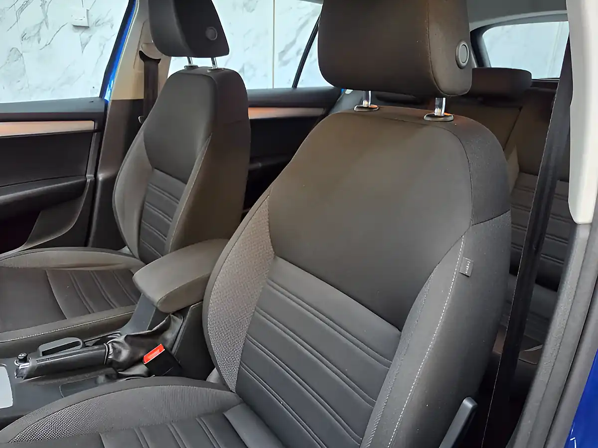 Used 2020 Skoda Octavia Se Drive Blue - Interior and Exterior details 15