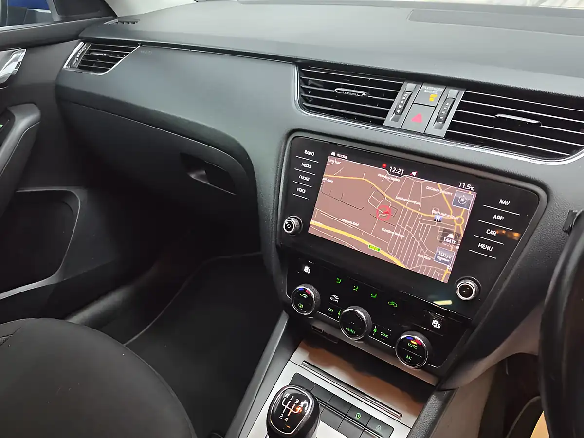 Used 2020 Skoda Octavia Se Drive Blue - Interior and Exterior details 16