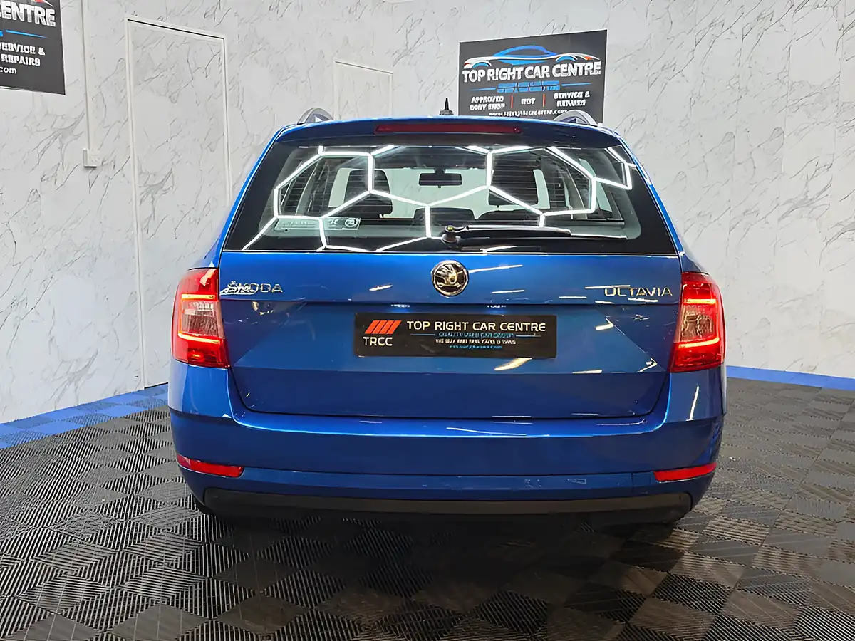 Used 2020 Skoda Octavia Se Drive Blue - Interior and Exterior details 6