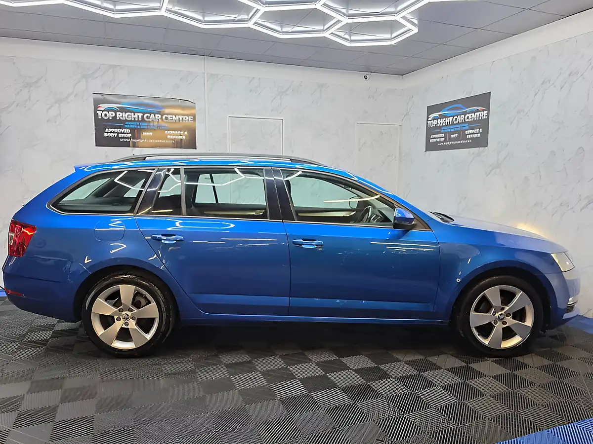 Used 2020 Skoda Octavia Se Drive Blue - Interior and Exterior details 8