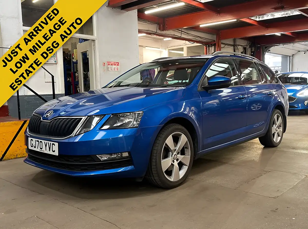 Used 2020 Skoda Octavia Se Drive Blue - Front View