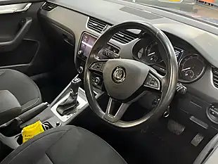 Used 2020 Skoda Octavia Se Drive Blue - Interior and Exterior details 3