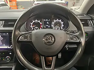 Used 2020 Skoda Octavia Se Drive Blue - Interior and Exterior details 4