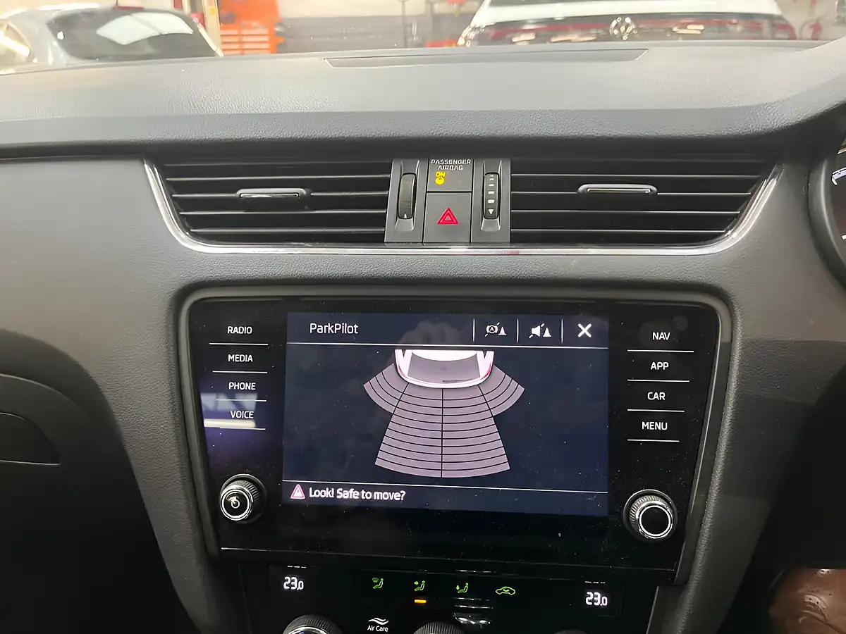 Used 2020 Skoda Octavia Se Drive Blue - Interior and Exterior details 5
