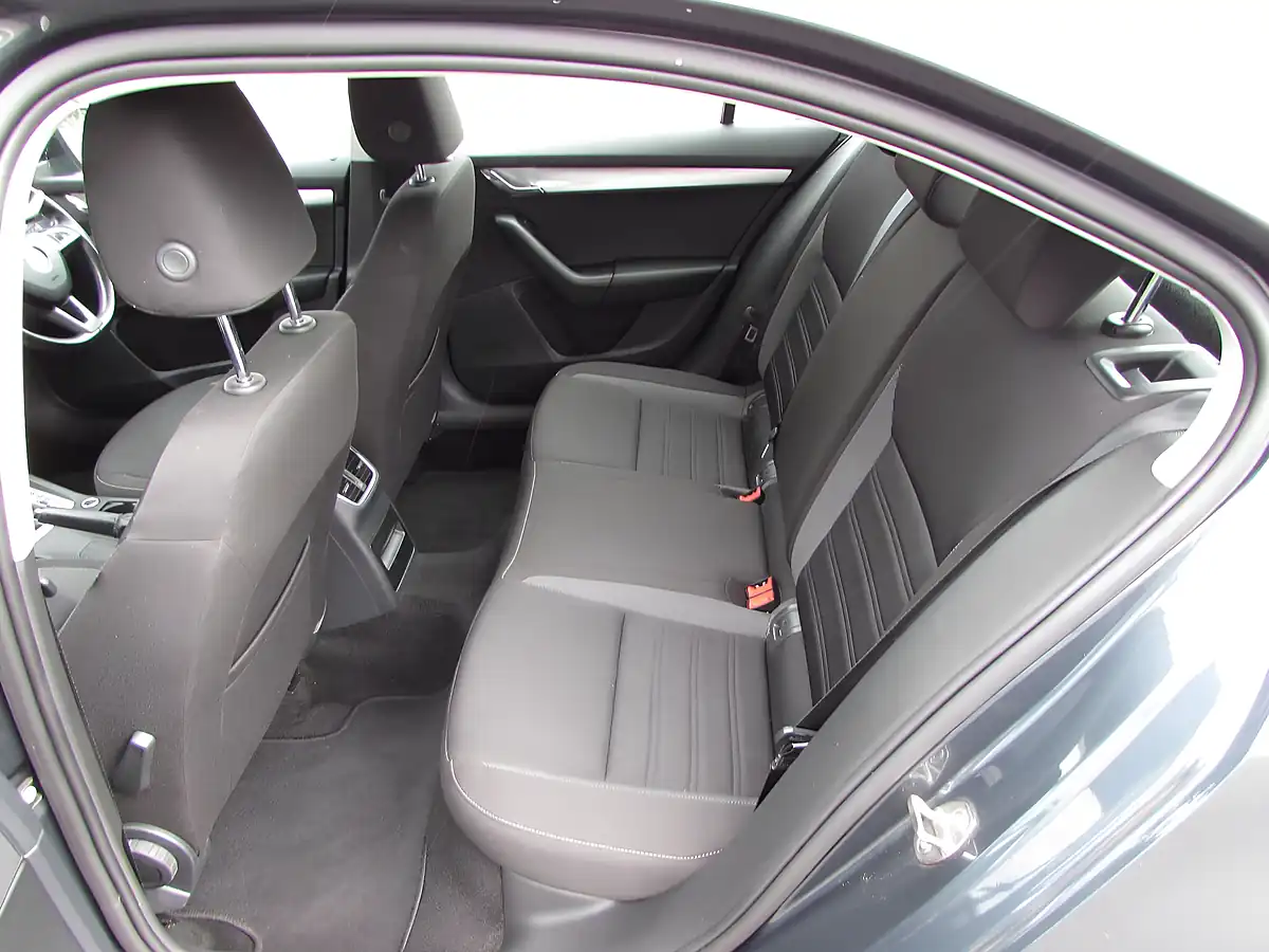 Used 2020 Skoda Octavia Se Drive Grey - Interior and Exterior details 10