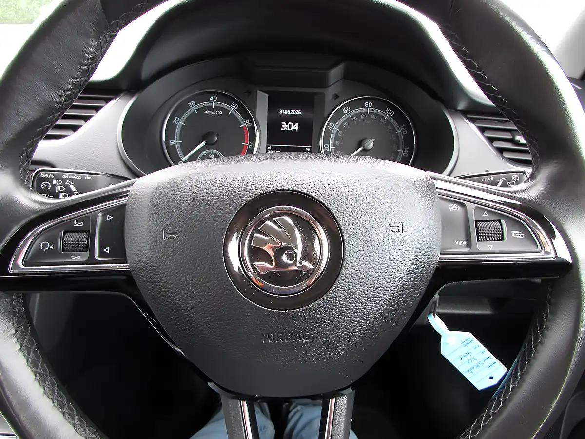 Used 2020 Skoda Octavia Se Drive Grey - Interior and Exterior details 13