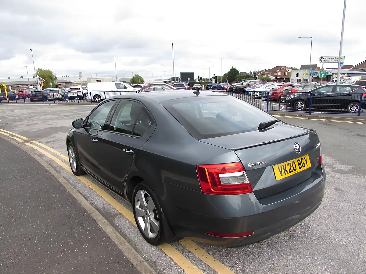 Used 2020 Skoda Octavia Se Drive Grey - Interior and Exterior details 5