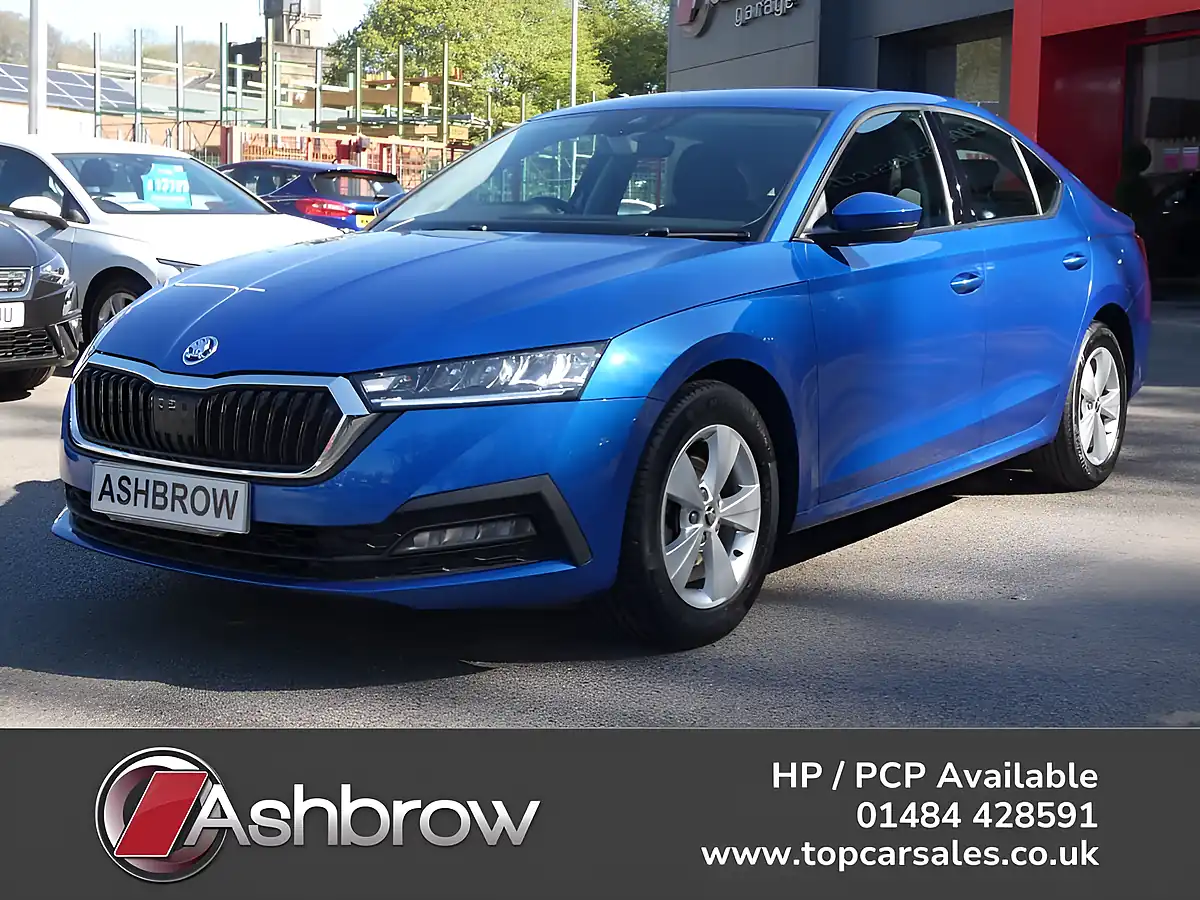 Used 2020 Skoda Octavia Se First Edition Race Blue Metallic - Front View