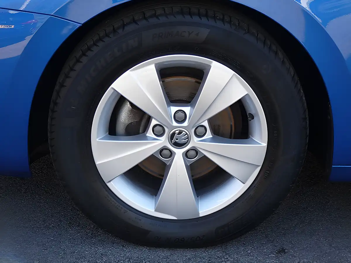 Used 2020 Skoda Octavia Se First Edition Race Blue Metallic - Interior and Exterior details 15