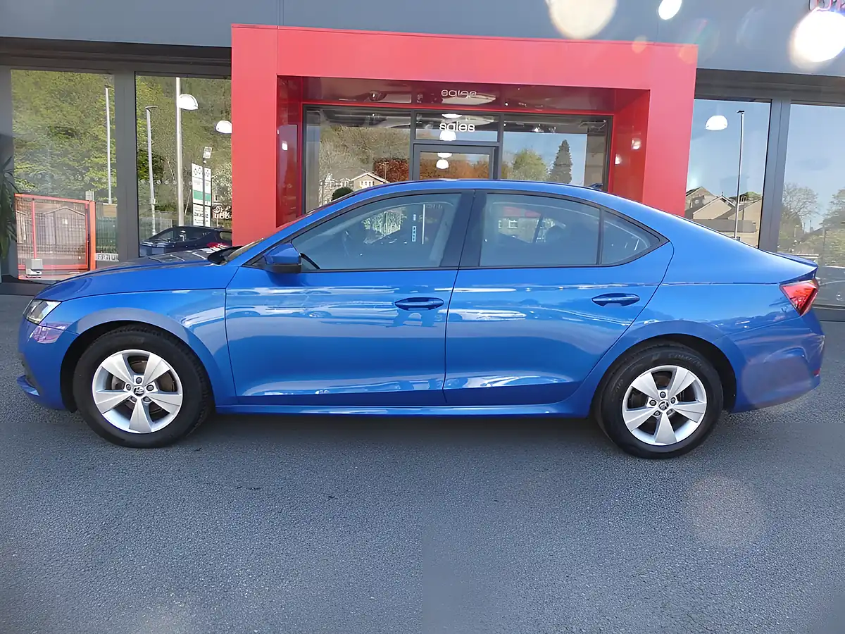 Used 2020 Skoda Octavia Se First Edition Race Blue Metallic - Interior and Exterior details 7