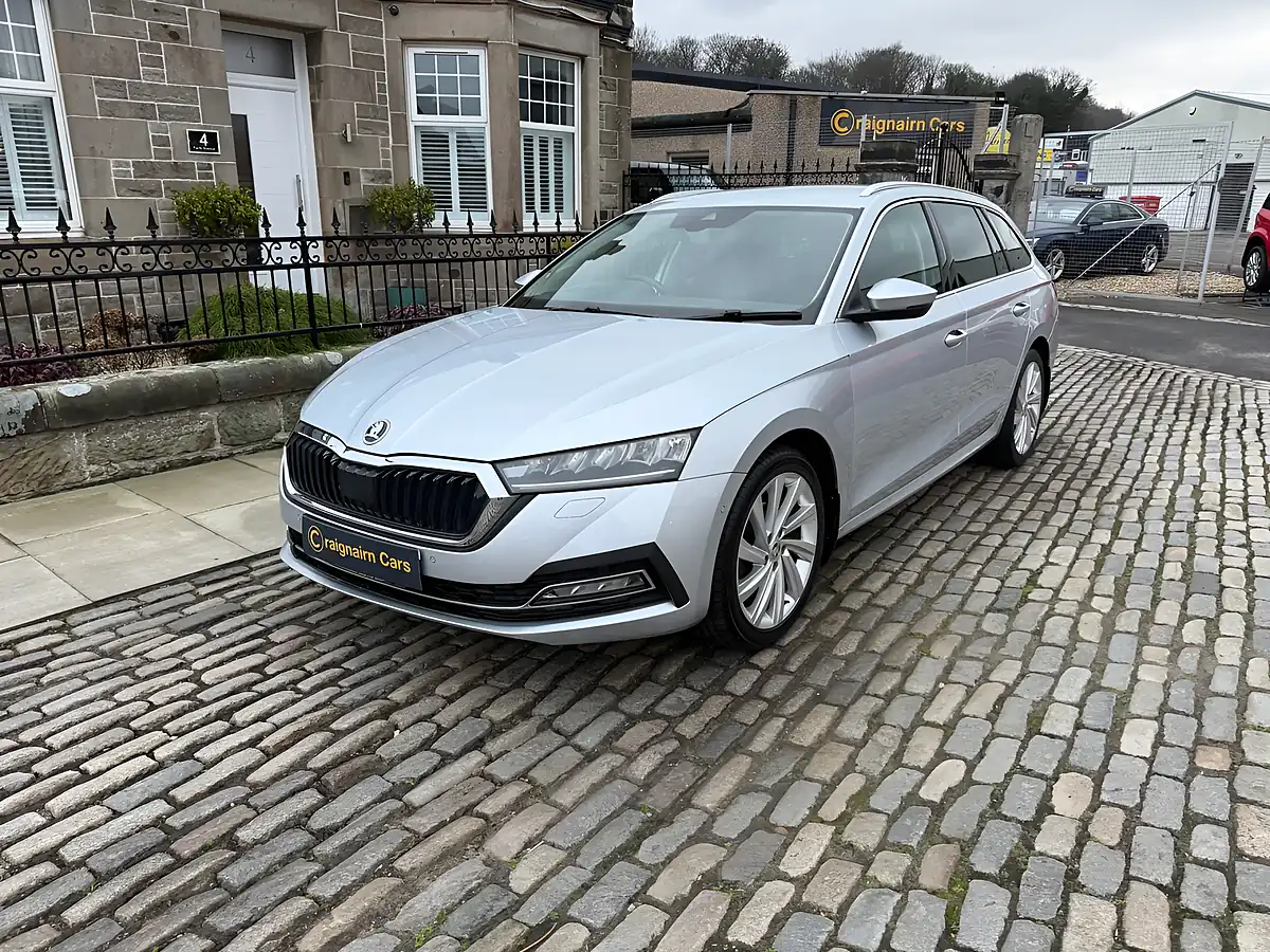 Used 2020 Skoda Octavia Se L First Edition Silver - Interior and Exterior details 11