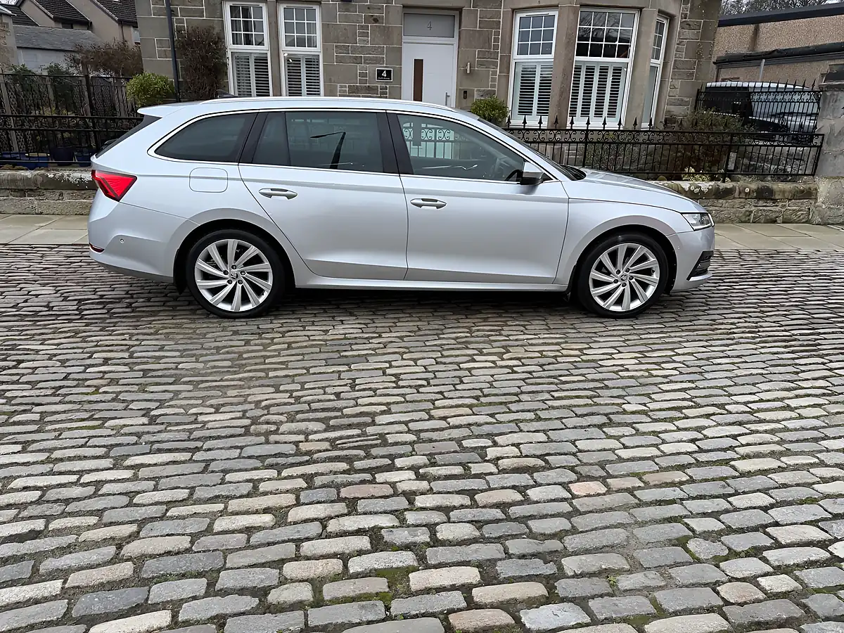 Used 2020 Skoda Octavia Se L First Edition Silver - Interior and Exterior details 4
