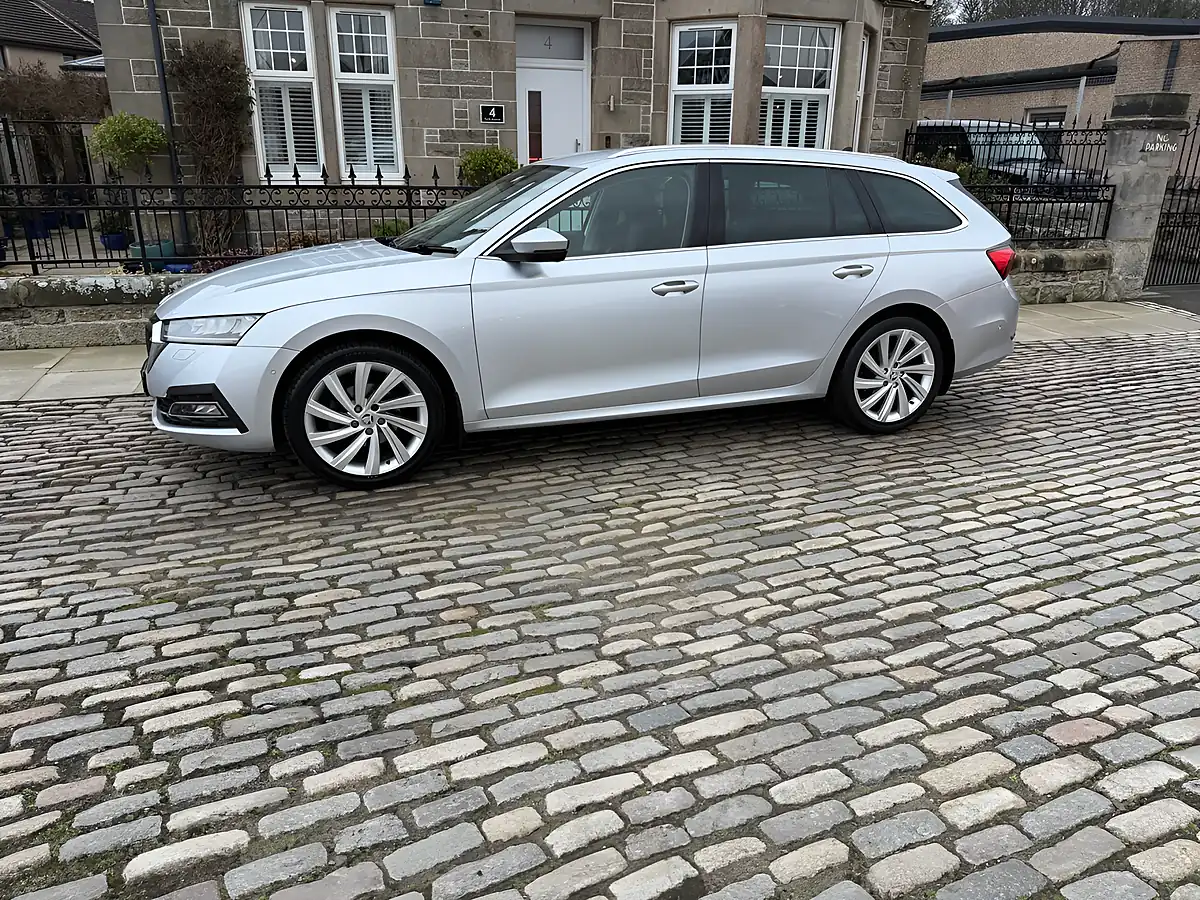 Used 2020 Skoda Octavia Se L First Edition Silver - Interior and Exterior details 8
