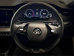 Used 2020 Skoda Octavia Se Technology Blue - Interior and Exterior details 15