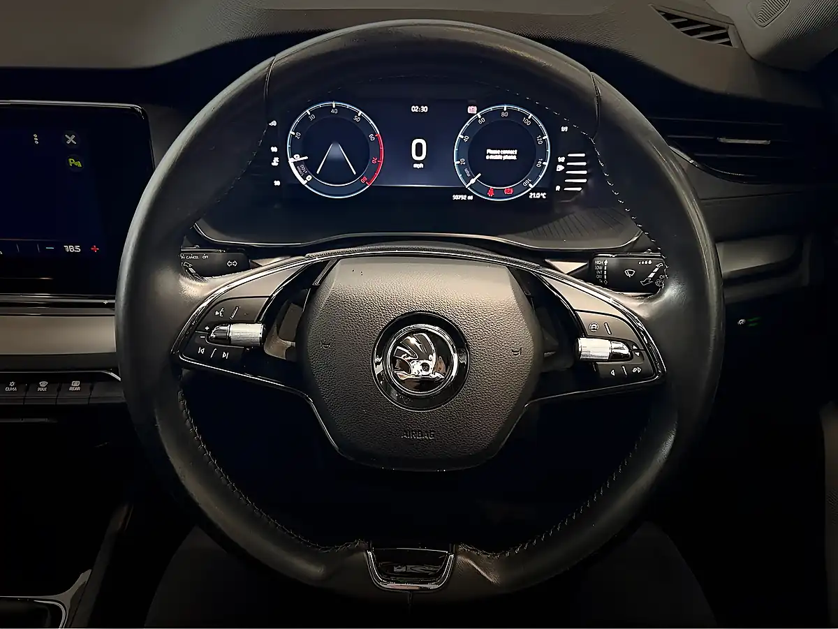 Used 2020 Skoda Octavia Se Technology Blue - Interior and Exterior details 15