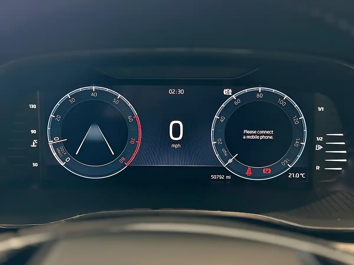 Used 2020 Skoda Octavia Se Technology Blue - Interior and Exterior details 16