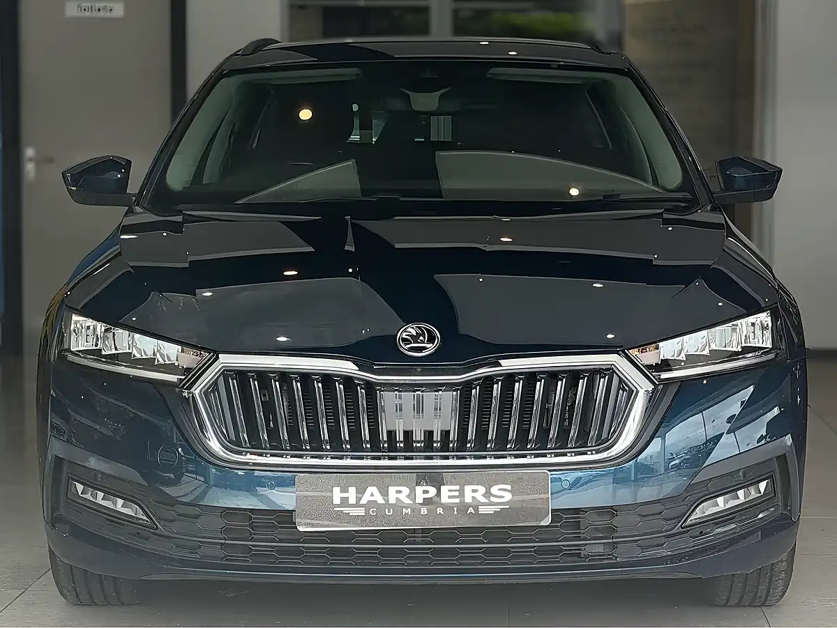 Used 2020 Skoda Octavia Se Technology Blue - Interior and Exterior details 2