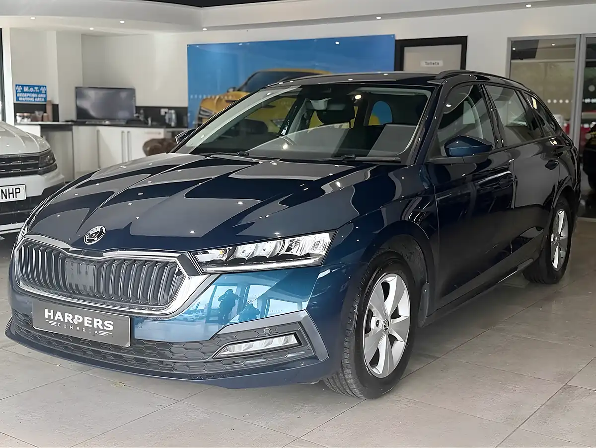 Used 2020 Skoda Octavia Se Technology Blue - Interior and Exterior details 3