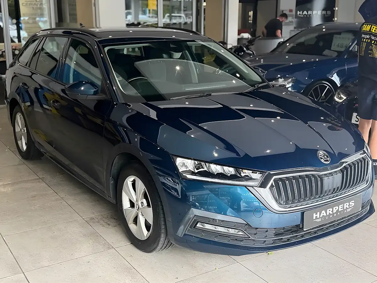 Used 2020 Skoda Octavia Se Technology Blue - Interior and Exterior details 9
