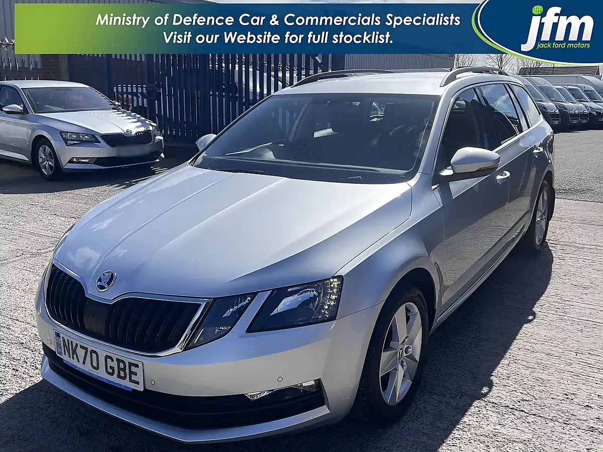 Used 2020 Skoda Octavia Se Technology Brilliant Silver Metallic - Interior and Exterior details 10