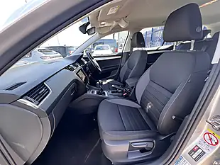Used 2020 Skoda Octavia Se Technology Brilliant Silver Metallic - Interior and Exterior details 15