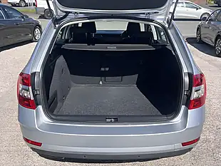 Used 2020 Skoda Octavia Se Technology Brilliant Silver Metallic - Interior and Exterior details 18