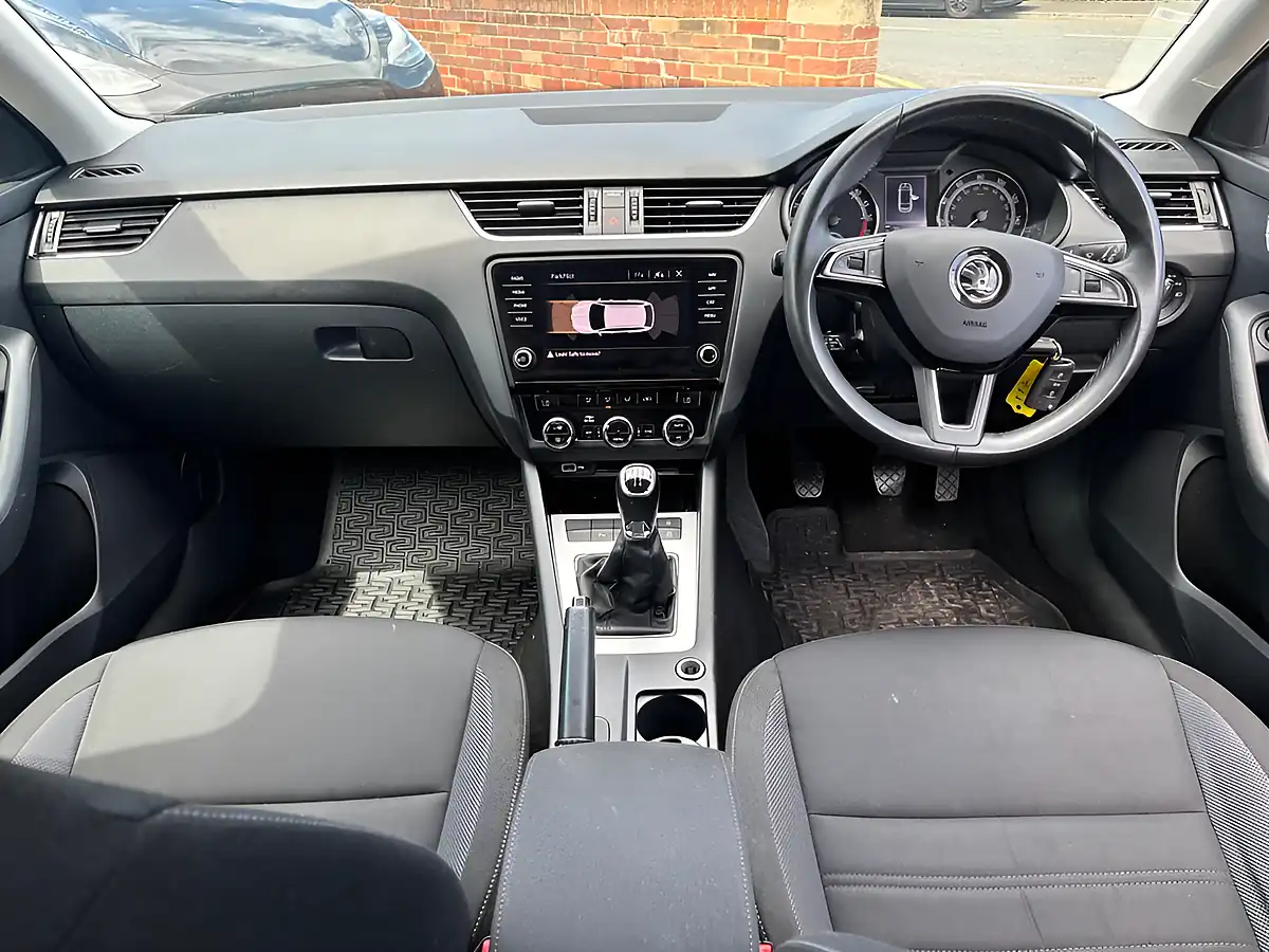 Used 2020 Skoda Octavia Se Technology Grey - Interior and Exterior details 12