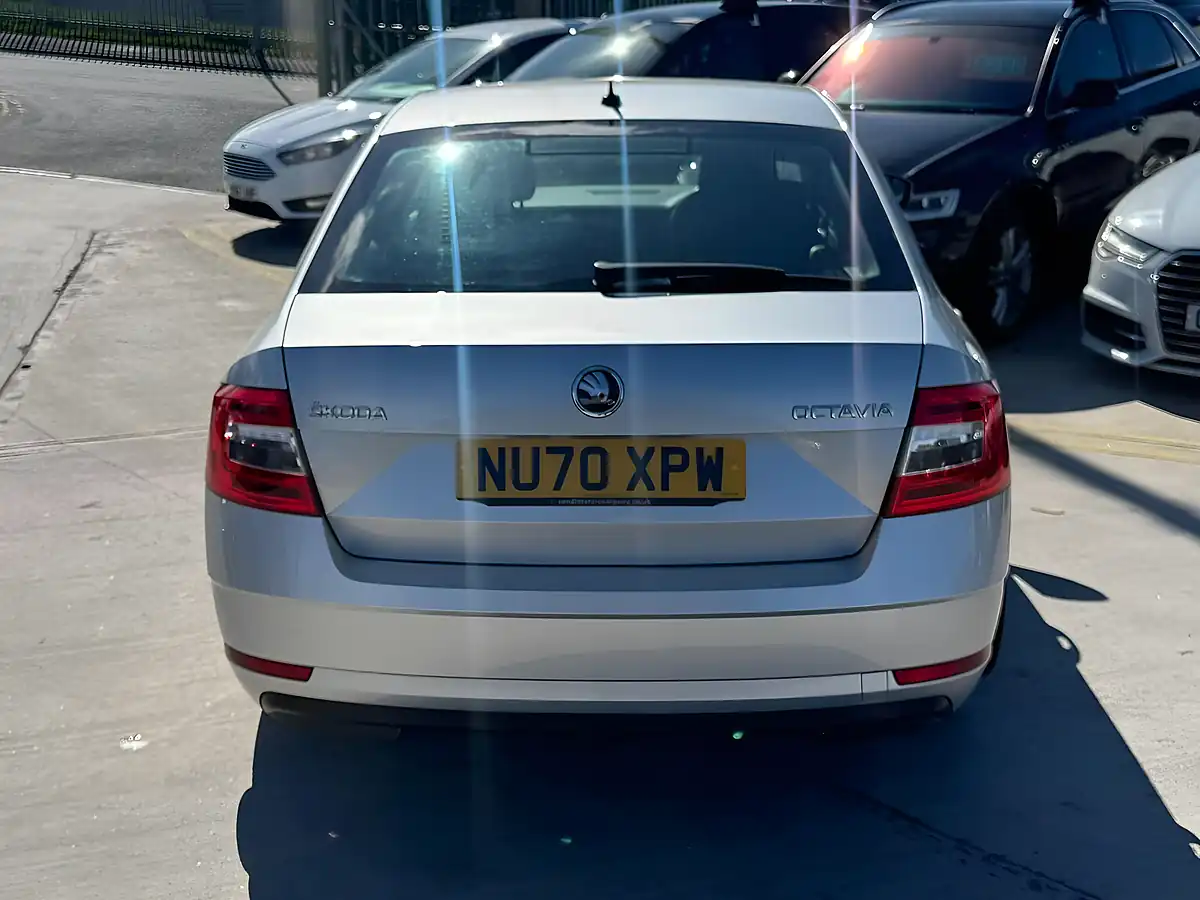 Used 2020 Skoda Octavia Se Technology Silver - Interior and Exterior details 10