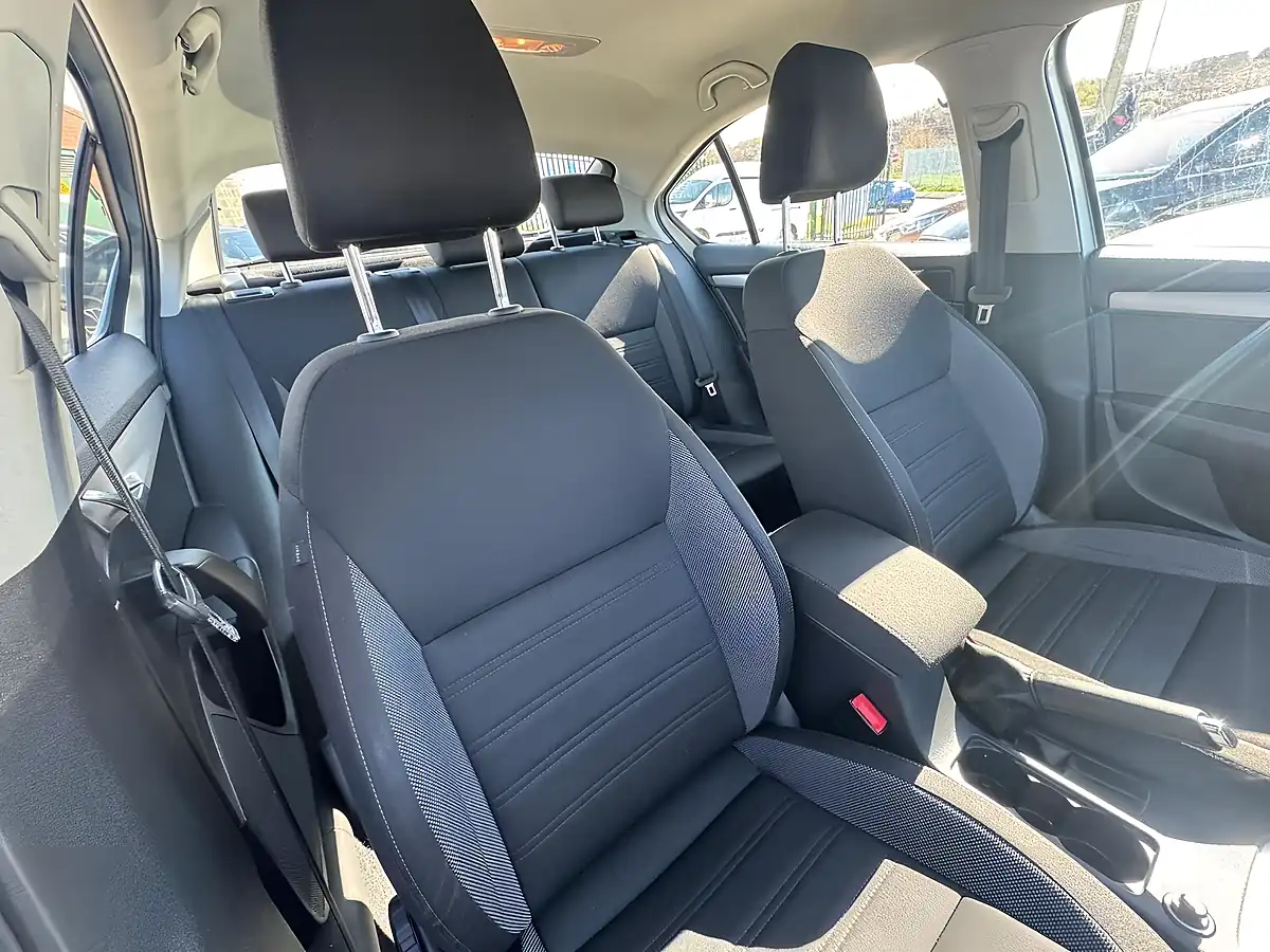 Used 2020 Skoda Octavia Se Technology Silver - Interior and Exterior details 17