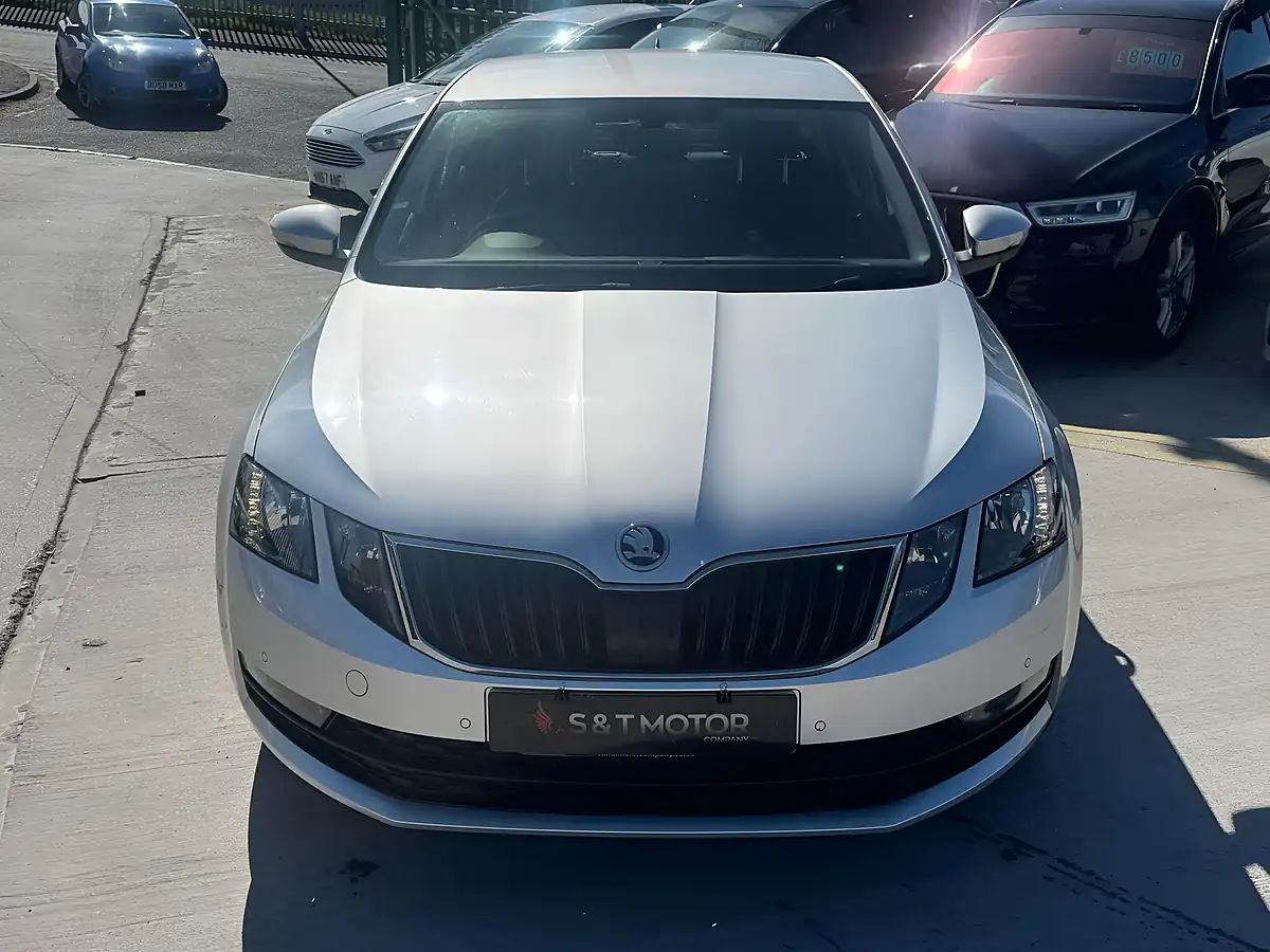 Used 2020 Skoda Octavia Se Technology Silver - Interior and Exterior details 2
