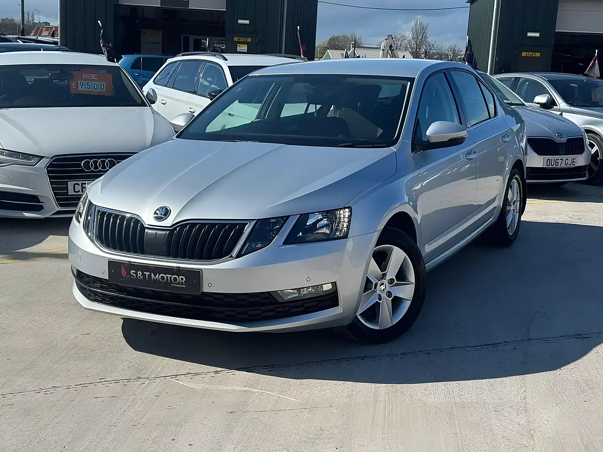 Used 2020 Skoda Octavia Se Technology Silver - Interior and Exterior details 7